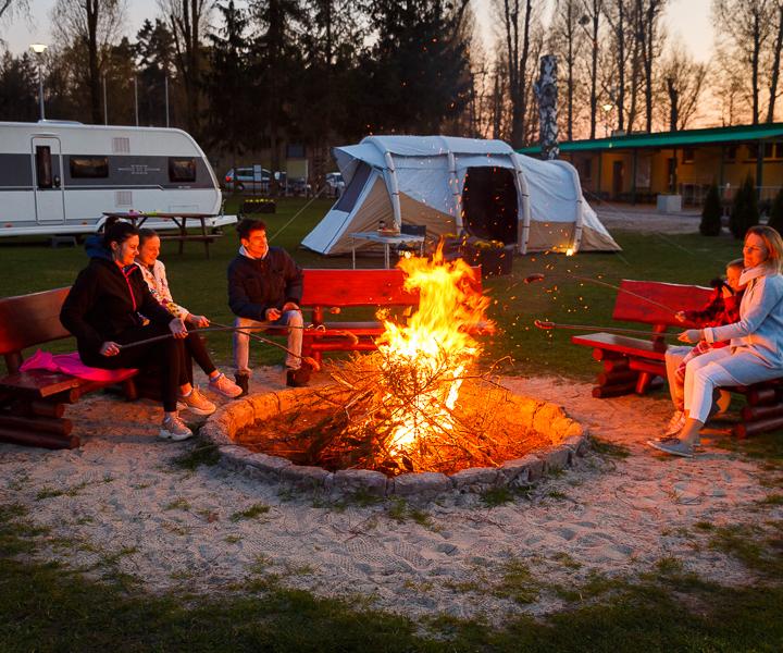 Wynajem wiat z ogniskiem